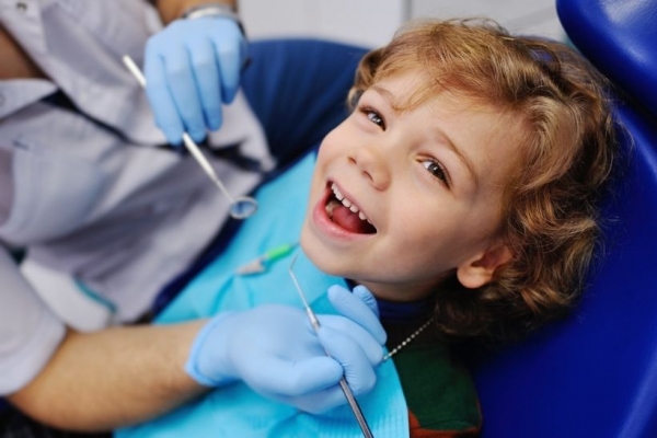 O dente do seu filho está manchado? Saiba mais...